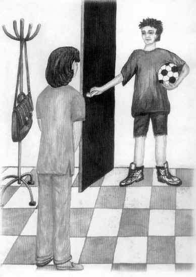 Мальчик вернулся с прогулки